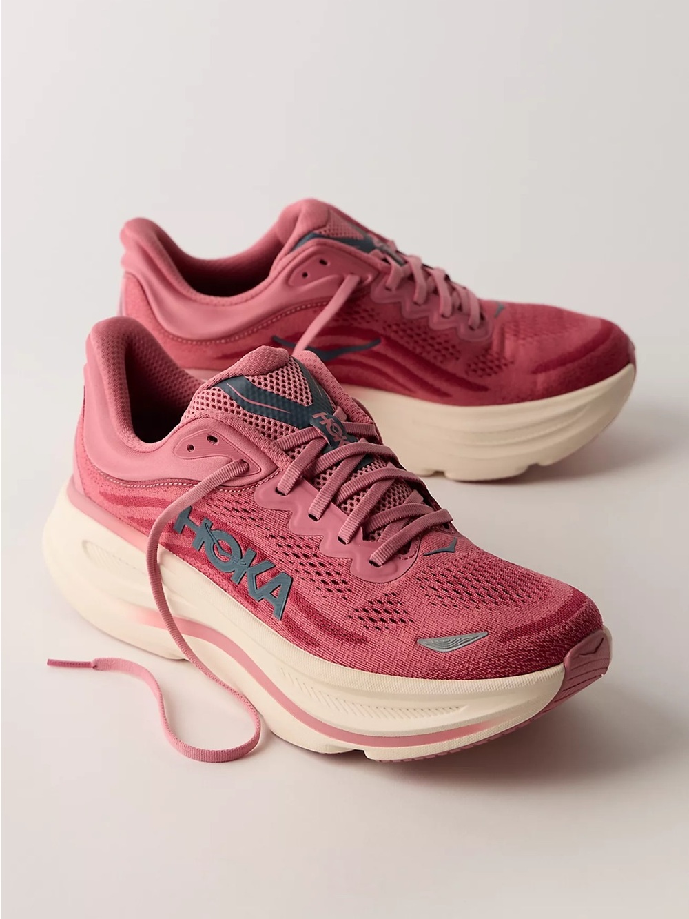 HOKA Bondi 9 Sneakers Lingonberry/Cranberry